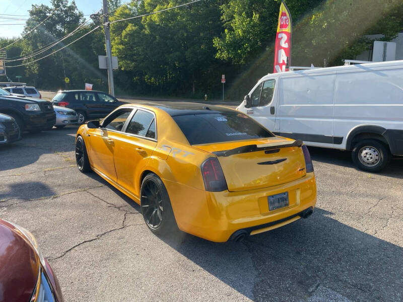 2012 Chrysler 300 SRT8