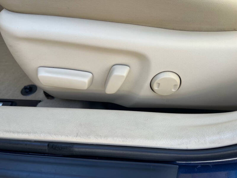 2015 Toyota Camry Hybrid