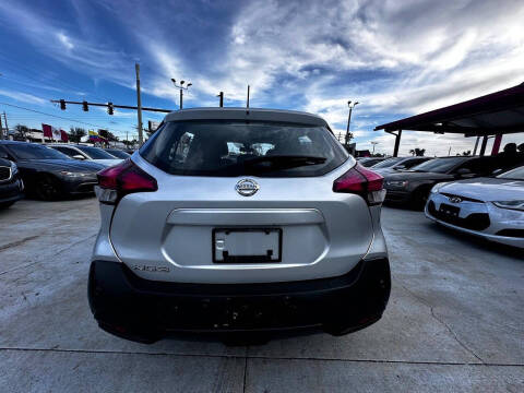 2020 Nissan Kicks S