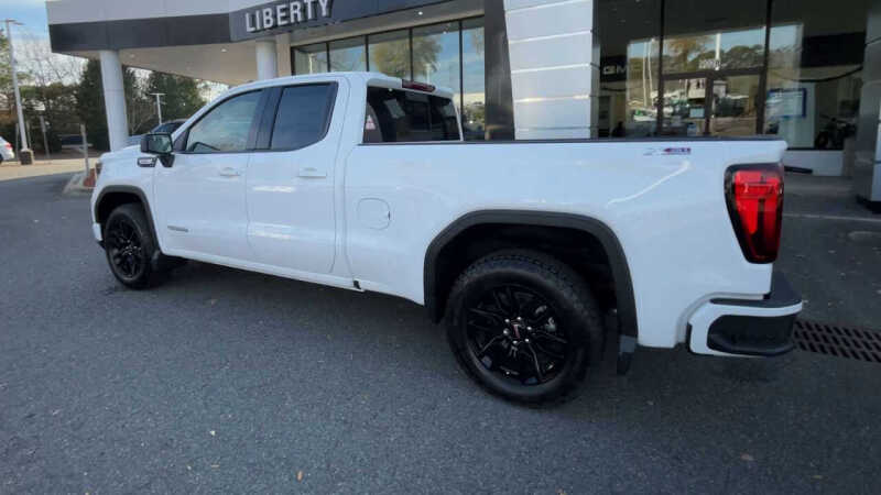 2025 GMC Sierra 1500 Elevation