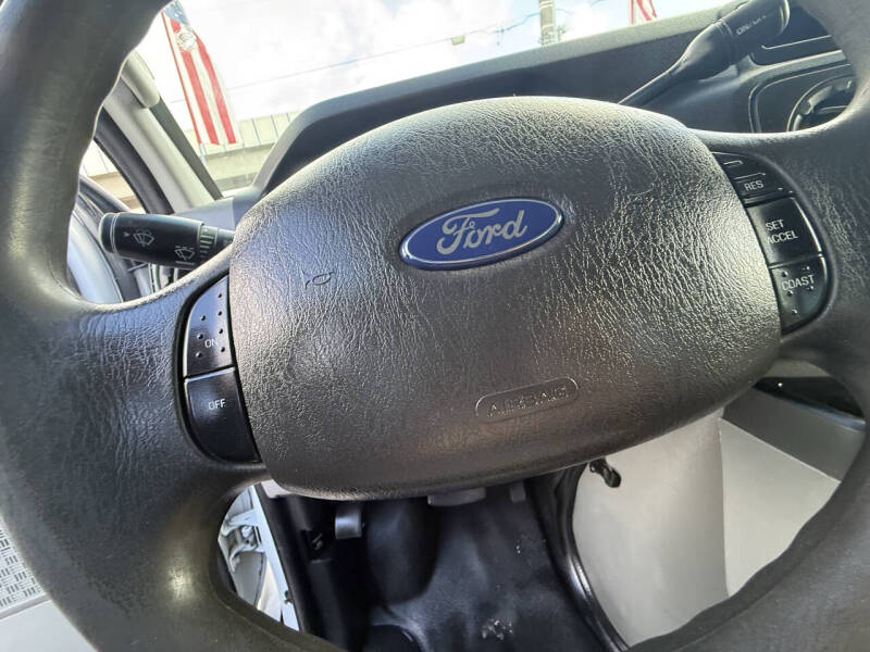 2012 Ford E-350