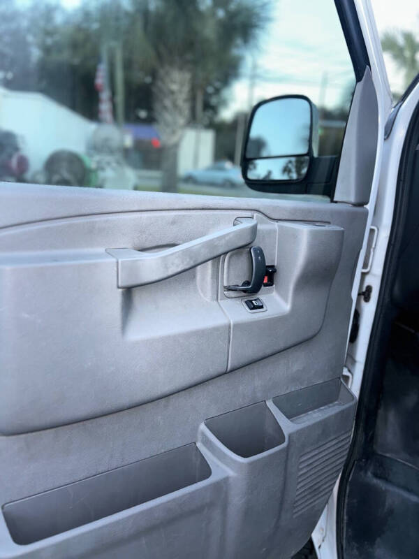 2017 Chevrolet Express 2500