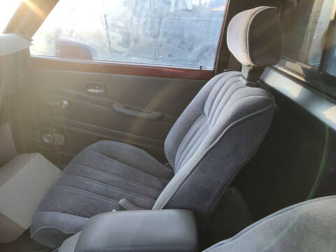 1986 Mitsubishi Truck