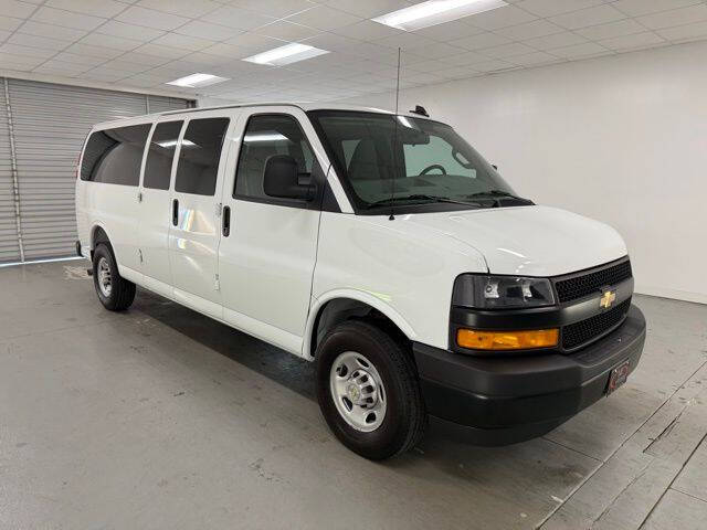 2025 Chevrolet Express LS 3500