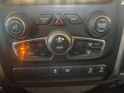 2017 RAM 1500 SLT
