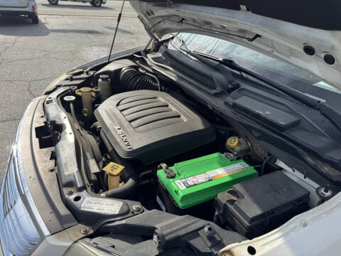 2011 Chrysler Town and Country Touring-L