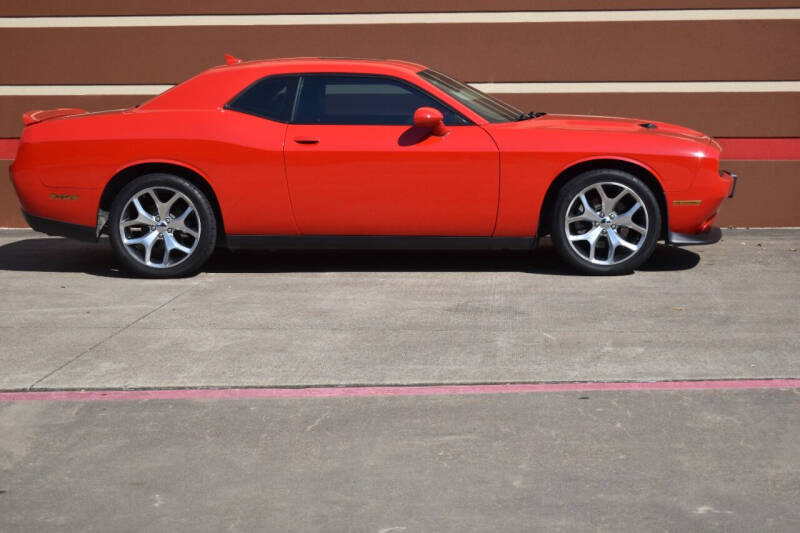 2016 Dodge Challenger SXT Plus
