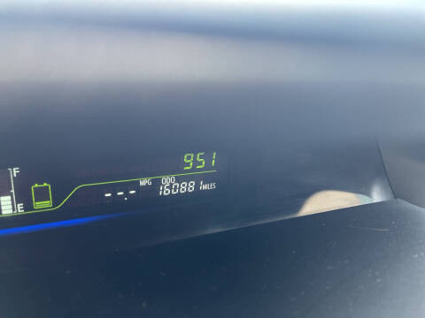 2013 Toyota Prius v Five