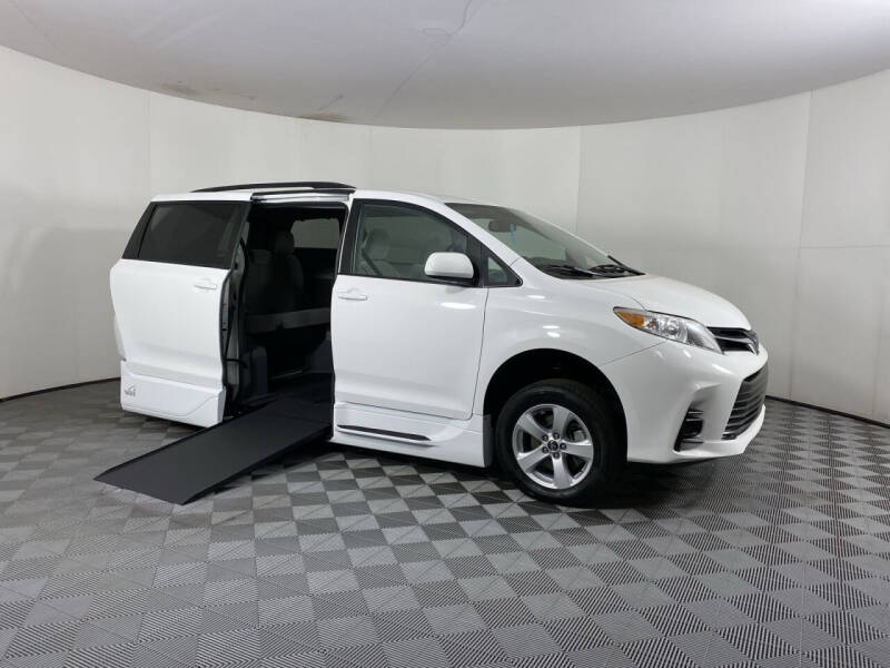 2019 Toyota Sienna for sale at AMS Vans in Tucker GA