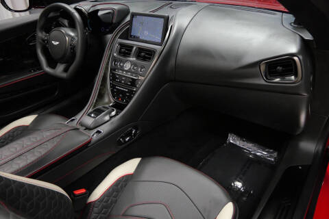 2023 Aston Martin DBS Superleggera