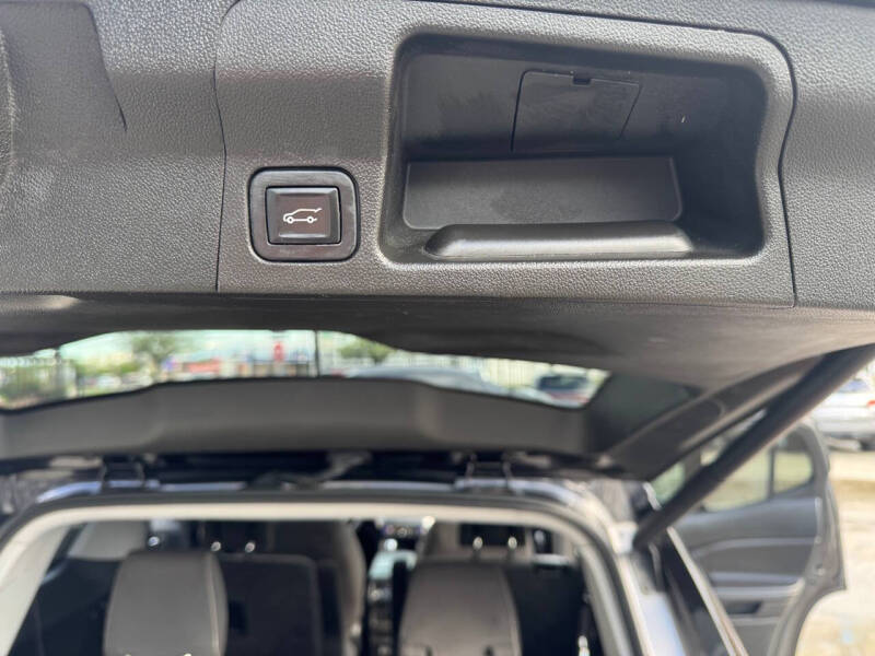 2017 GMC Acadia SLE-2