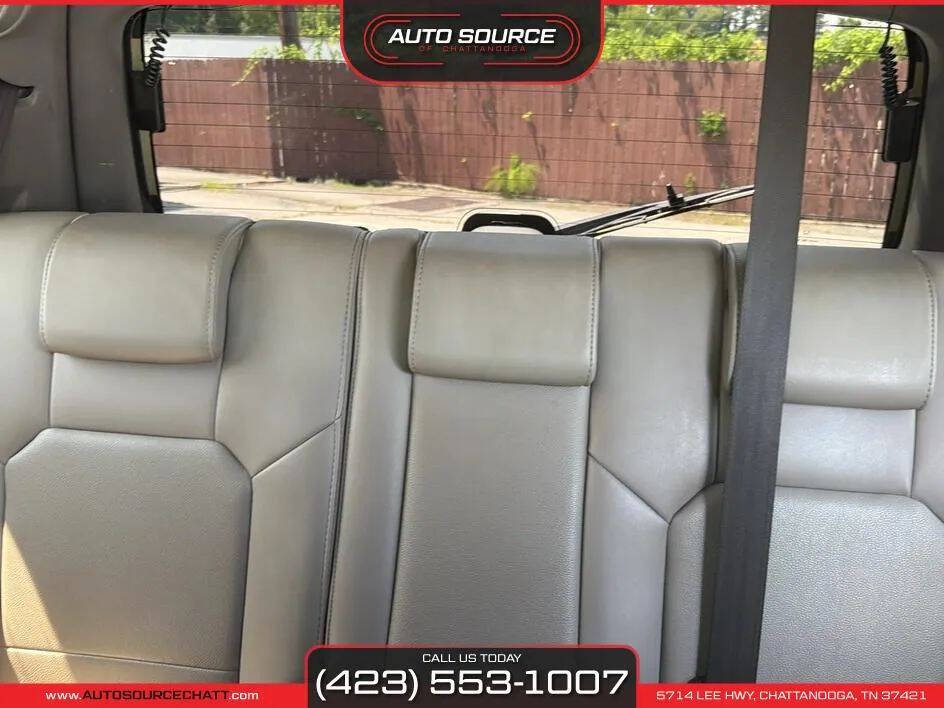 White 2011 Honda Pilot EX-L w/DVD 4x4 EX-L 4dr SUV w/DVD 18