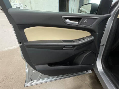 2020 Ford Edge SE