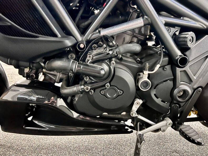 2012 Ducati Diavel Carbon Series