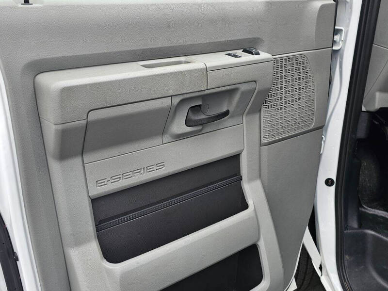 2025 Ford E-Series