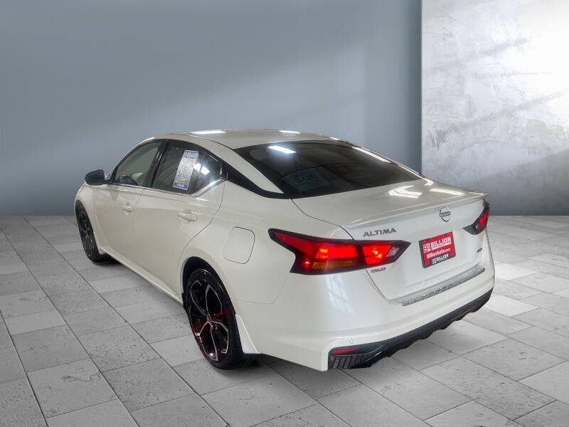 2023 Nissan Altima 2.5 SR