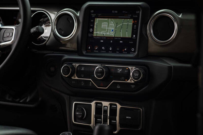 2023 Jeep Gladiator Overland