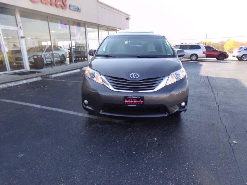 2011 Toyota Sienna XLE 7-Passenger Auto Access Seat