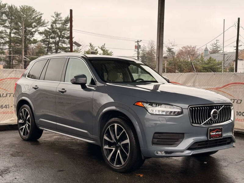 2020 Volvo XC90 T6 Momentum 6-Passenger