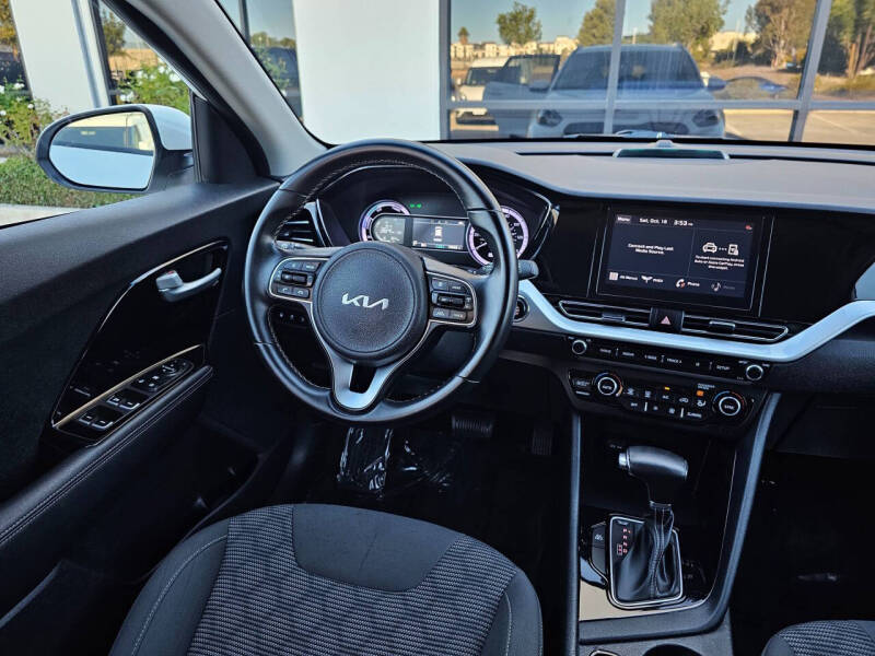 2022 Kia Niro Plug-In Hybrid LXS