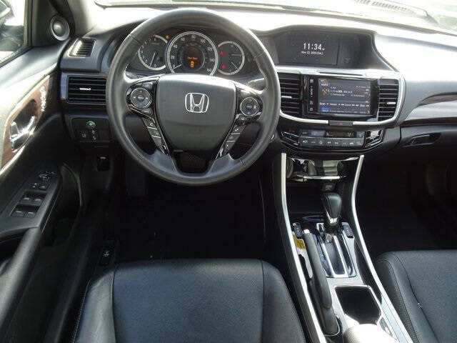 2017 Honda Accord EX-L V6 w/Navi w/Honda Sensing