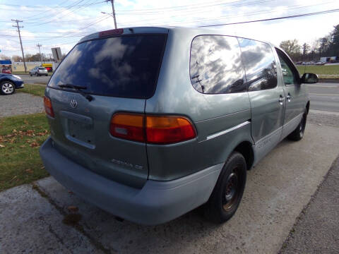 2000 Toyota Sienna for sale at English Autos in Grove City PA