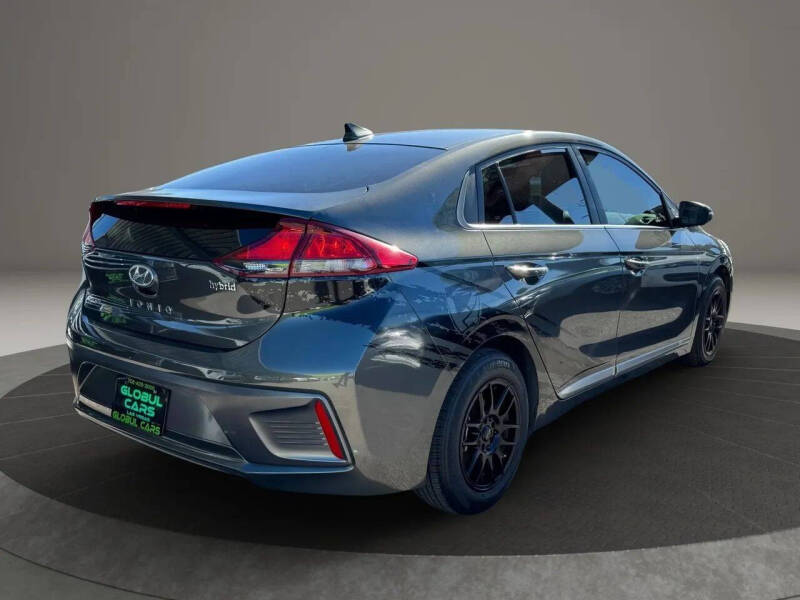 2022 Hyundai Ioniq Hybrid SE