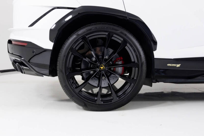 2024 Lamborghini Urus S