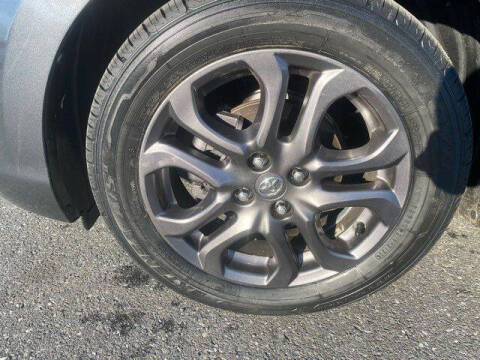 2019 Toyota Yaris LE