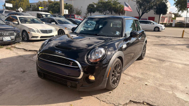 2016 MINI Cooper S's photo