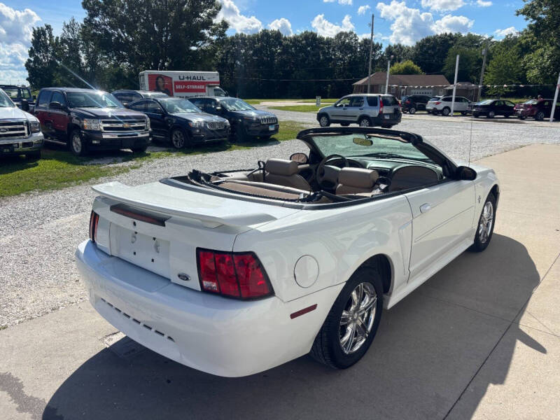 2003 Ford Mustang Deluxe