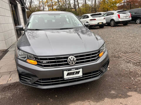 2017 Volkswagen Passat 1.8T R-Line