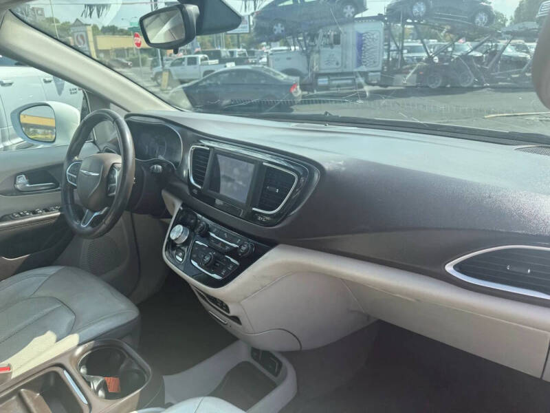 2018 Chrysler Pacifica Touring L