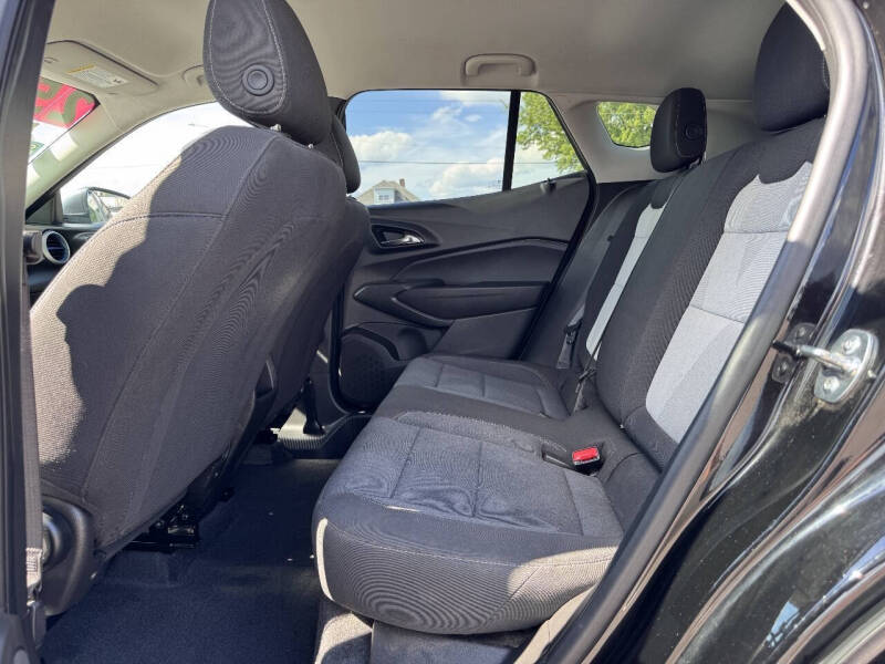 2025 Chevrolet Trax LS