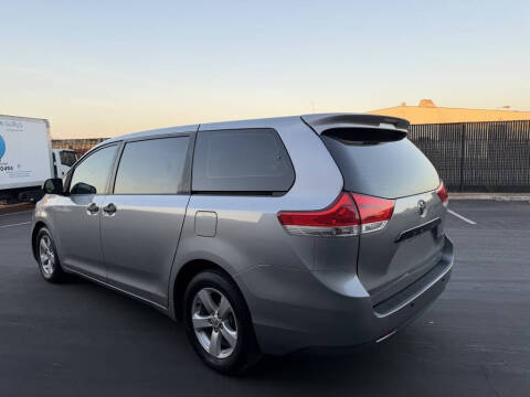 2012 Toyota Sienna Base 7-Passenger