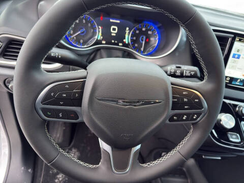 2026 Chrysler Voyager LX