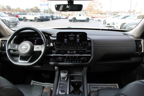 2023 Nissan Pathfinder Platinum