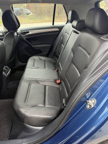 2016 Volkswagen Golf TSI SE