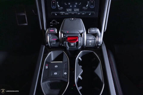 2024 Lamborghini Urus S