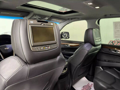 2018 Cadillac Escalade Luxury