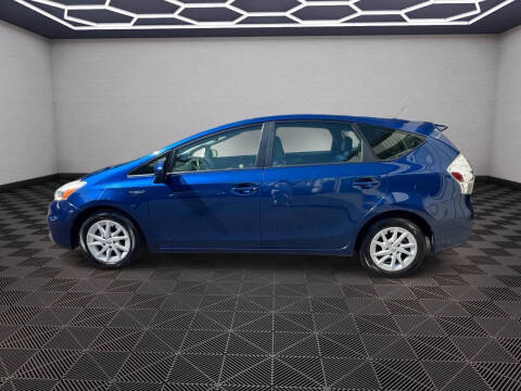 2014 Toyota Prius v Two
