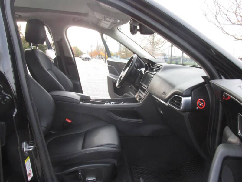 2019 Jaguar F-PACE 25t Premium