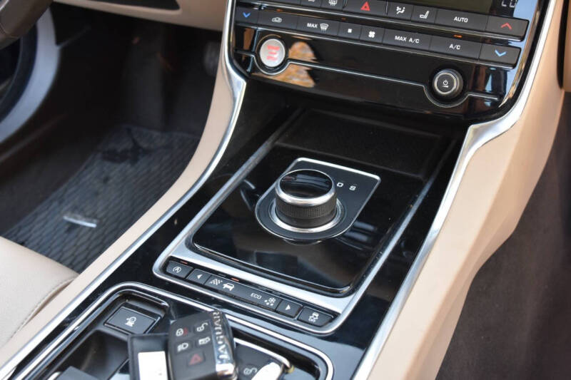 2017 Jaguar XF 20d Premium