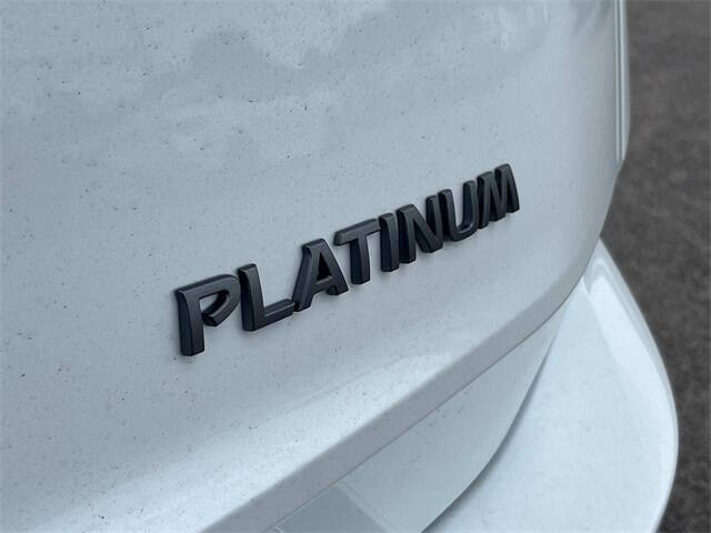 2025 Nissan Rogue Platinum