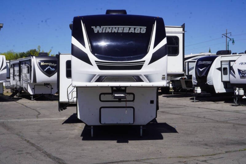 2021 Winnebago Voyage