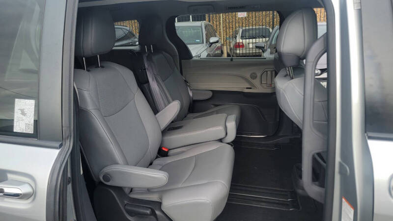 2022 Toyota Sienna XLE 7-Passenger