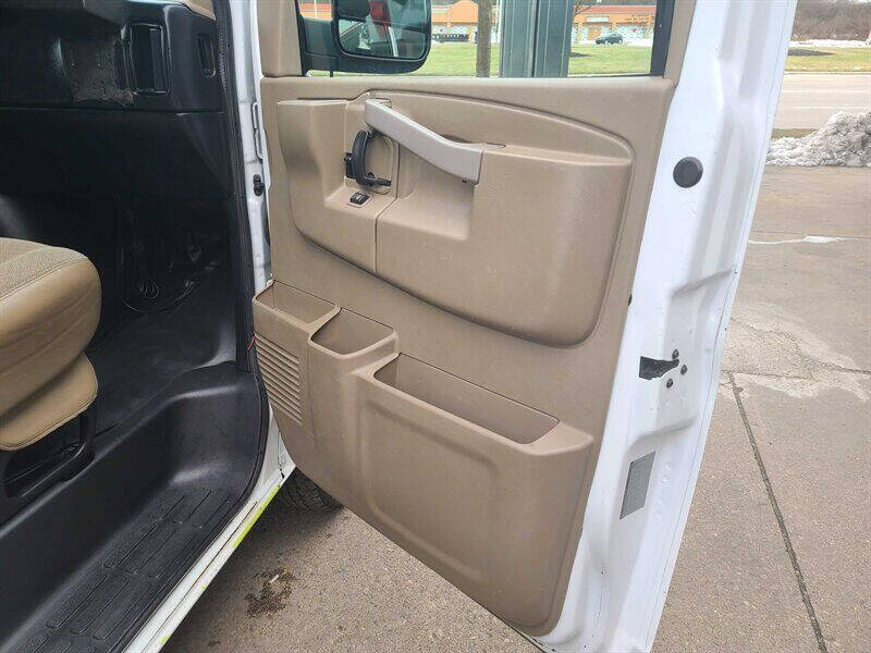 2017 GMC Savana 2500