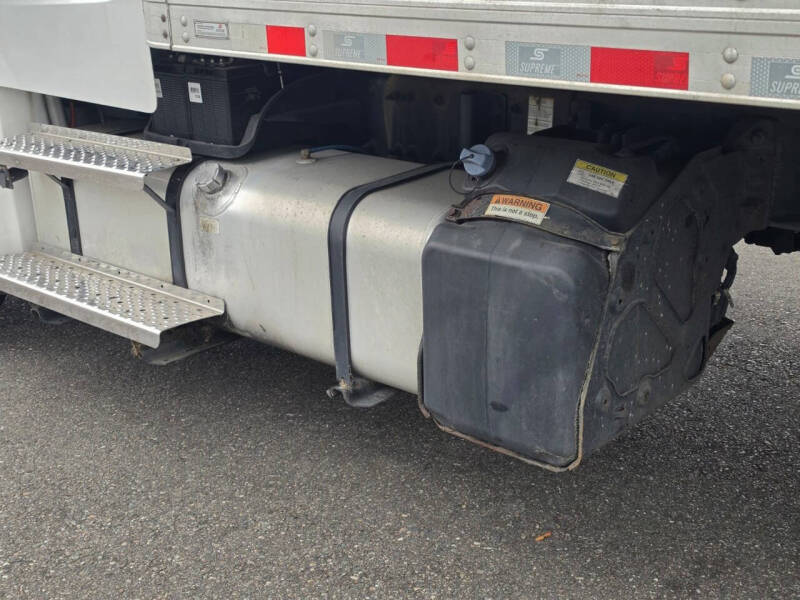 2018 Freightliner M2 106
