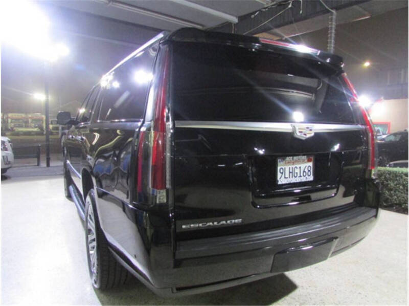 2018 Cadillac Escalade ESV Standard