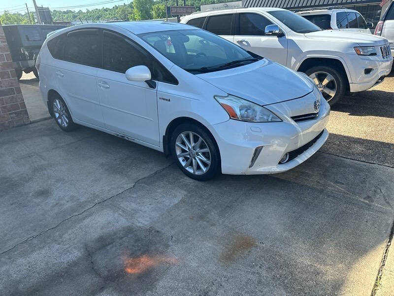 2013 Toyota Prius v Five